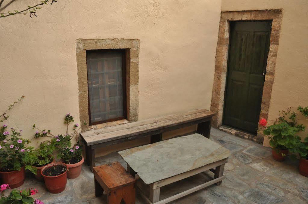 Ritsos Guesthouse Monemvasia Exterior photo